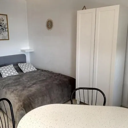 18m² Proche Des Thermes, Animaux Admis, Balcon - Fr-1-503-131 شقة *